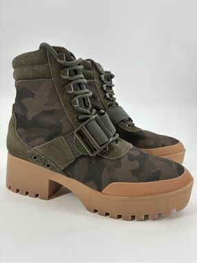 Steve Madden Women Nayra Lace Up Camo Lug Sole Chunky Boots Size 8.5